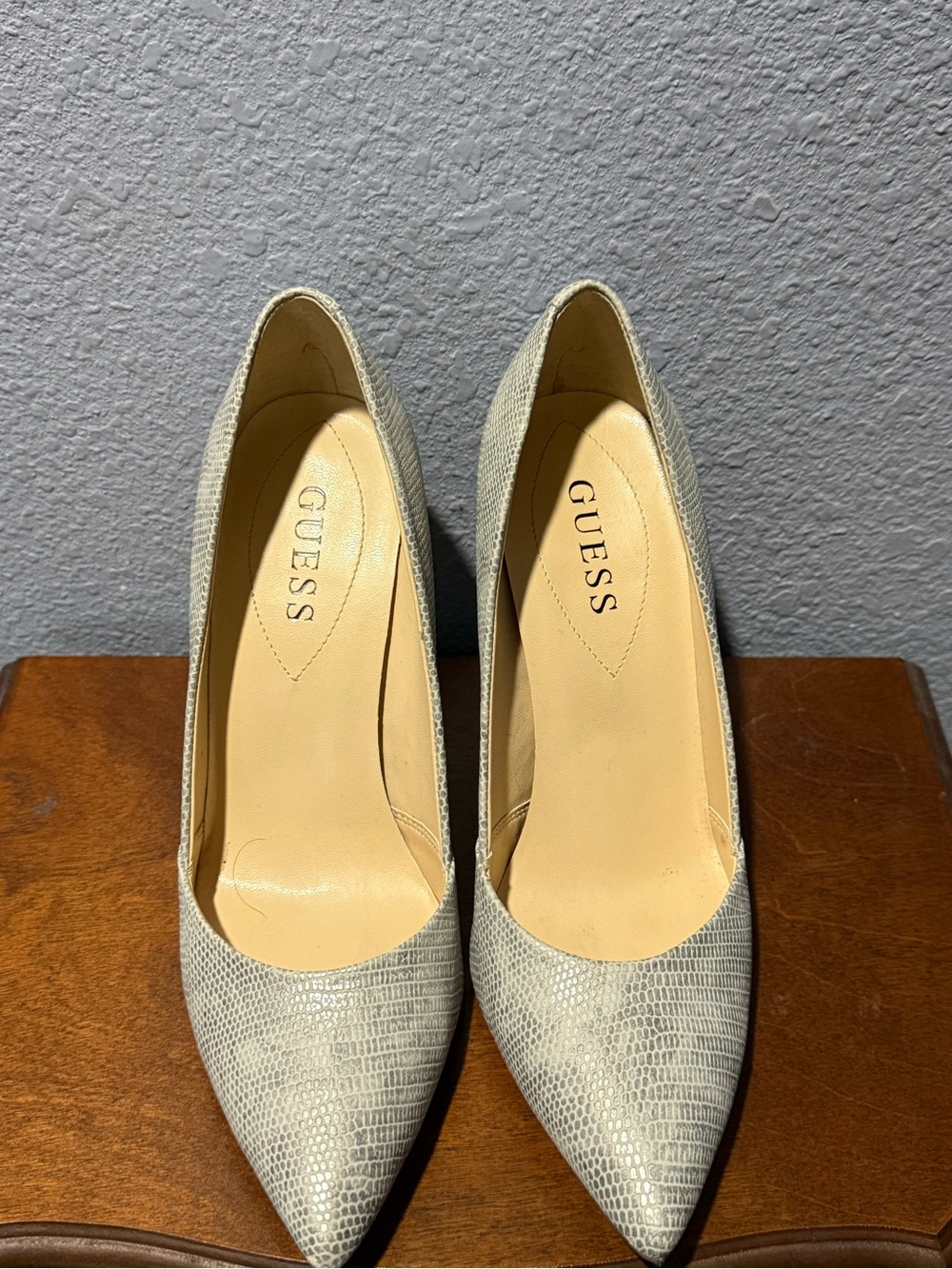 GUESS Women's Textured Pointed Toe Pumps in Light Gray